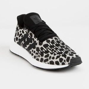 Nike Swift Run Sneakers